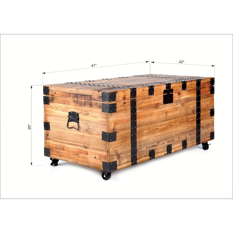 Table basse coffre industrielle en bois recyclé naturel avec cadre en métal noir et 4 roulettes
