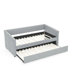 Lit de repos simple rembourré en lin gris avec détails à rayures verticales et lit gigogne coulissant – 1 personne