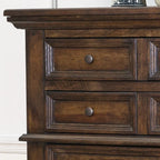 Commode rustique à 5 tiroirs en brun vieilli / gris antique / blanc antique vieilli avec poignées en métal martelé et assemblage à queue d'aronde anglaise