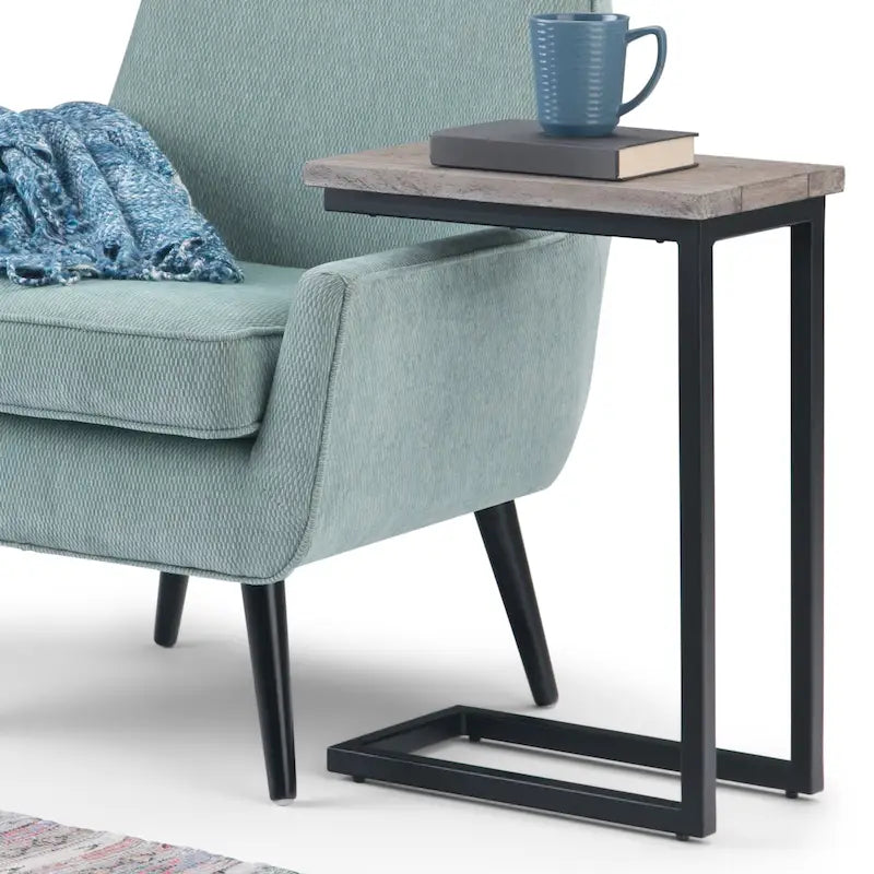 Table d'appoint industrielle en C, finition multiple, avec cadre en métal et plateau en bois de manguier ou en marbre – 1 personne
