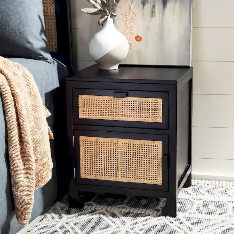 Table de chevet côtière en rotin et bois de mindi avec 1 tiroir et 1 porte, coloris Naturel / Blanc / Gris Bleu / Noir