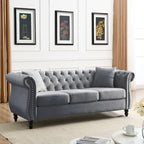 Canapé 3 places Chesterfield beige/gris avec capitonnage et clous décoratifs – 3 personnes