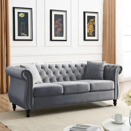 Canapé 3 places Chesterfield beige/gris avec capitonnage et clous décoratifs – 3 personnes