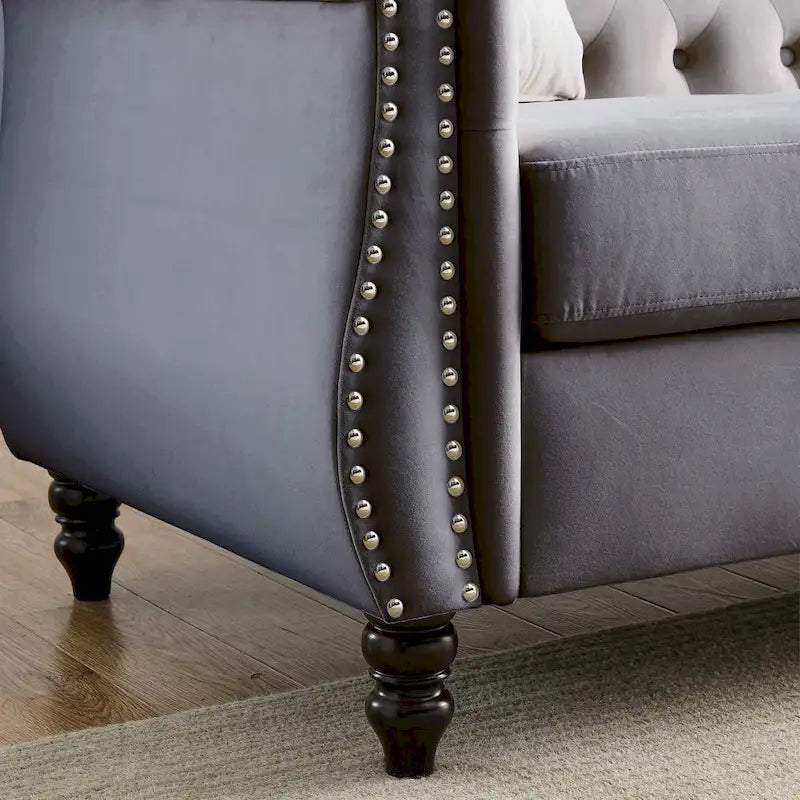 Canapé 3 places Chesterfield beige/gris avec capitonnage et clous décoratifs – 3 personnes