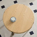 Table Basse Ronde Noyer / Frêne Naturel / Noir avec Surface en Relief Bois et Piétement Socle en Acier Inoxydable