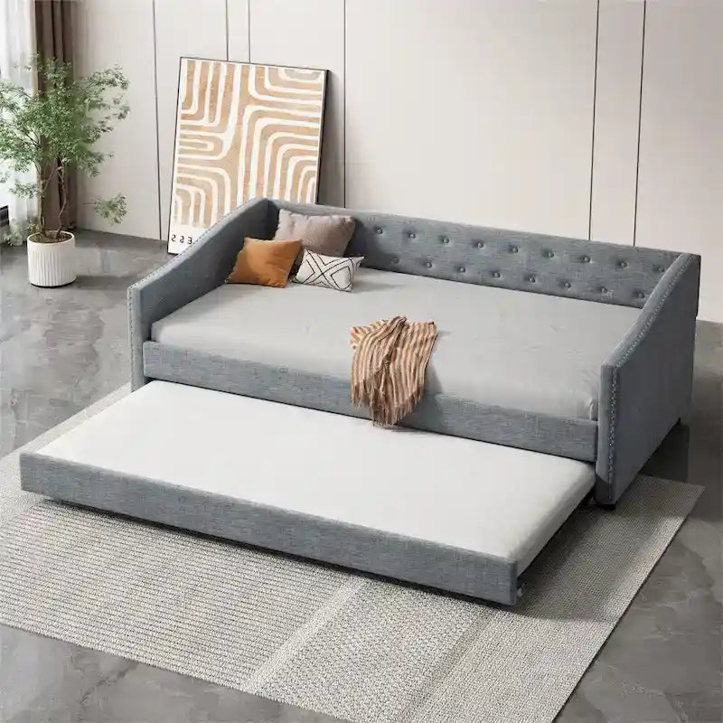 Lit de repos double rembourré gris clair/gris foncé avec dossier capitonné, garniture en laiton et lit gigogne – 1 personne
